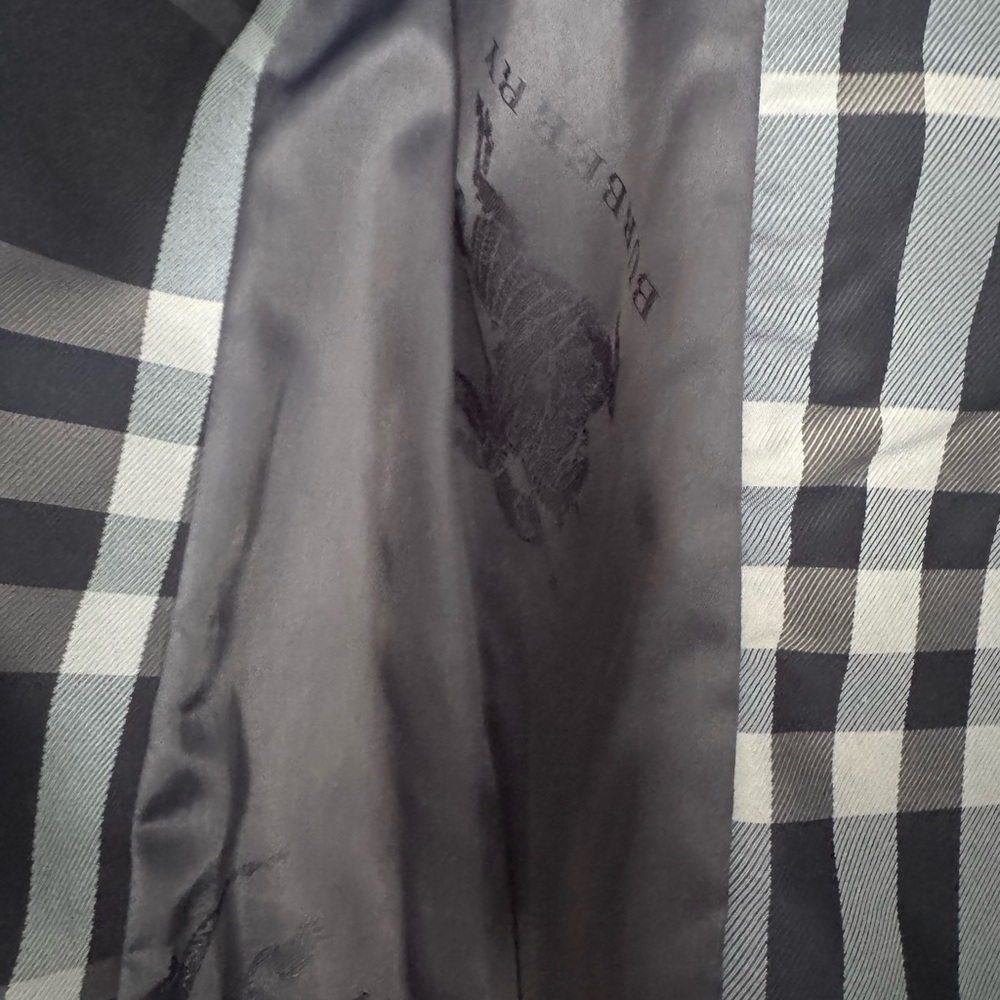 Authentic Burberry Quilted Barn Jacket - Picture 17 of 17